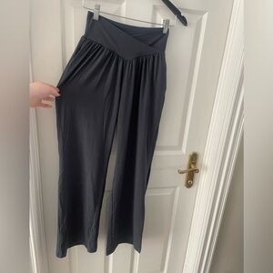 Woman’s flare cozy yoga pants